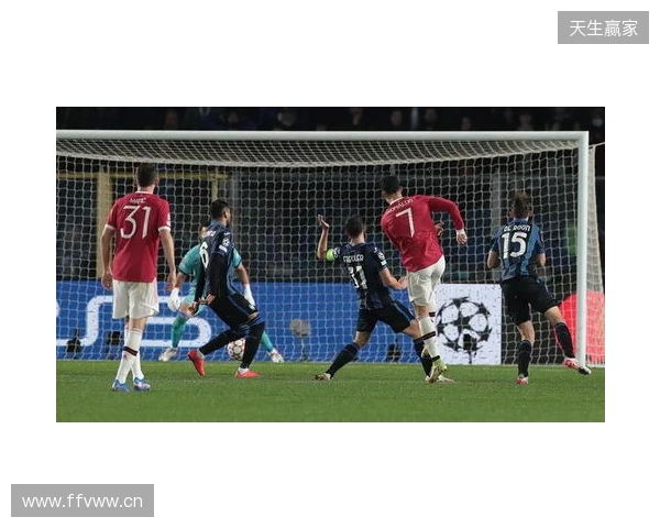 记者：因下赛季很大概率有欧冠踢，曼联想B费再至少留队1年